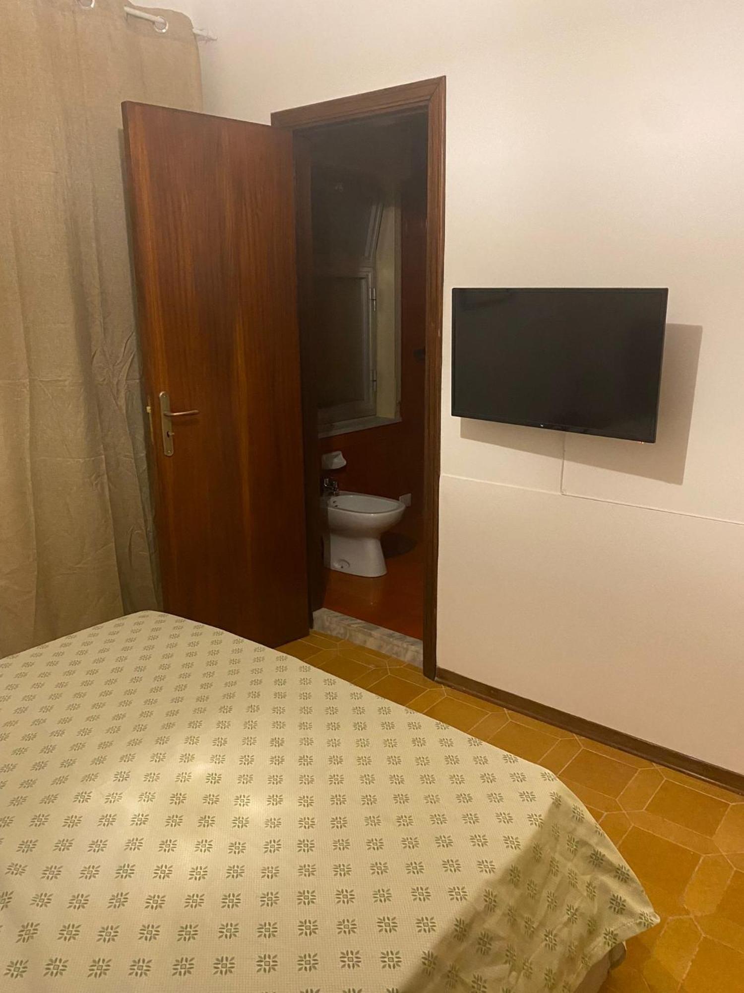 Mi 'Ffaciu E Mi Ricriu Casa Vacanze Castelmola Exterior foto
